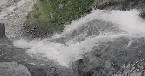 Top view of a waterfall splash of a mountain river Vidéo 256240526