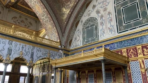Topkapi Palace interior. Decoration inside the Topkapi Palace building. Palace 스톡 동영상 204854058