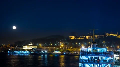 Topkapi Palace with rising full moon in Istanbul, Time Lapse Видео 49512082