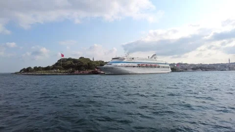 The Toplapi Palace and pier Video stock 332754956
