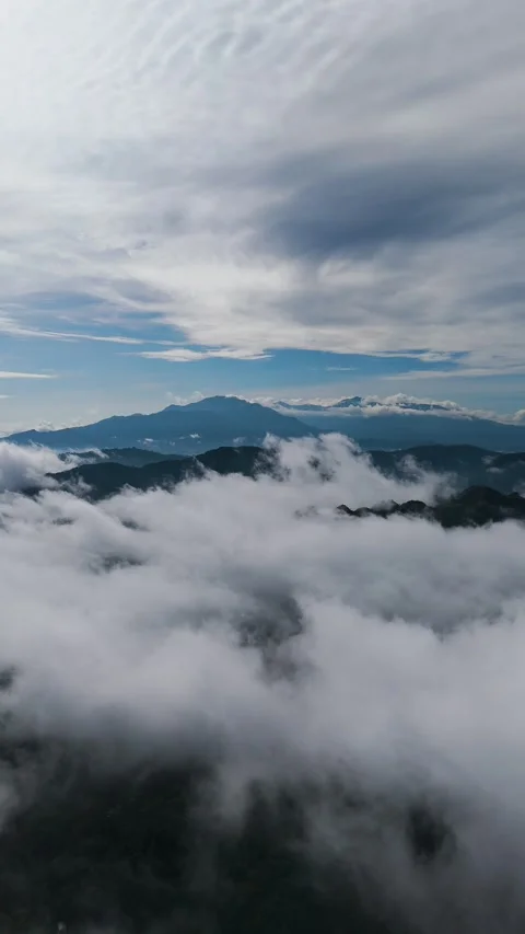 TORAJA CLOUD 2 Stock Footage 323114372