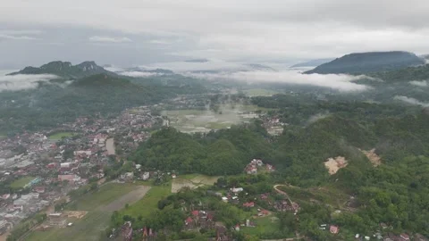 TORAJA CLOUD 25 Stock Footage 323115036