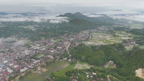 TORAJA CLOUD 28 Stock Footage 323115107