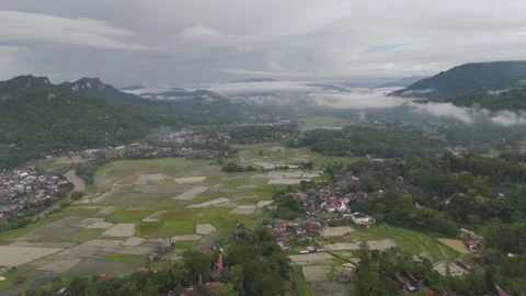 TORAJA CLOUD 7 Stock Footage 323114590