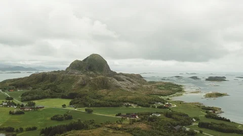 The Torghatten Mountain Vídeo Stock 95489044