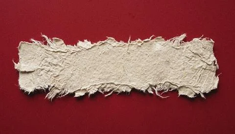 Torn paper strip on red background. Stock-Illustration