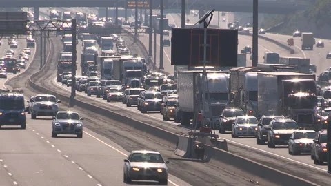 Toronto, Can May 23 2026 Gridlock highway traffic jam with cars stuck Stock Footage 341028509