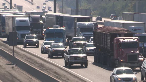 Toronto, Can May 23 2026 Gridlock highway traffic jam with cars stuck Stock-Footage 341028617