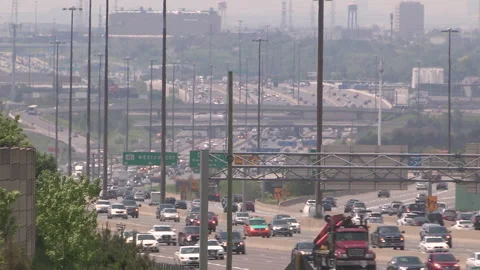 Toronto, Can May 23 2026 Gridlock highway traffic jam with cars stuck Stock-Footage 341028662