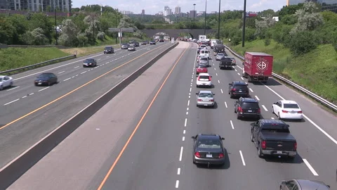 Toronto, Can May 23 2026 Gridlock highway traffic jam with cars stuck Stock-Footage 341028984