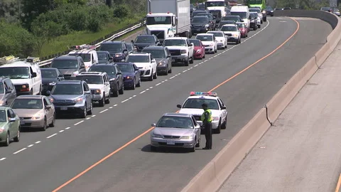 Toronto, Can May 23 2026 Gridlock highway traffic jam with cars stuck Stock-Footage 341029085