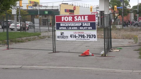 Toronto, Canada Apr 6 2026 Business foreclosure and bankruptcy in recession Stock Footage 320985152