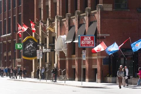 Toronto, Canada - April 17, 2026: Lively Toronto district teeming with foot Fotos Stock