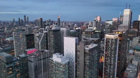 Toronto Canada at dusk Vidéo 304695551