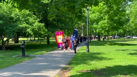Toronto, Canada - June 10, 2026: Traditional alumni academic procession parade a Видео 342345321
