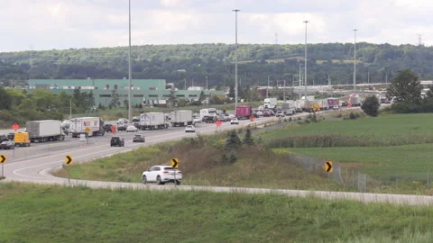 Toronto, Canada, Sep 8 2026 Traffic jam gridlock on highway 401 Видео 345149272