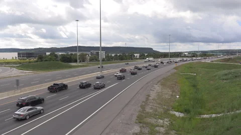 Toronto, Canada, Sep 8 2026 Rush hour traffic gridlock on highway 401 Видео 345149331