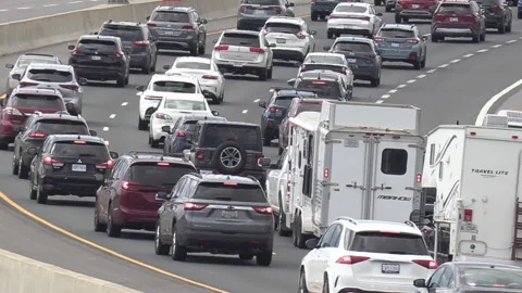 Toronto, Canada, Sep 8 2026 Rush hour traffic gridlock on highway 401 Видео 345150417