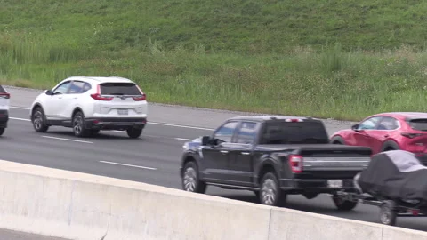 Toronto, Canada, Sep 8 2026 Traffic jam gridlock on highway 401 Видео 345151455