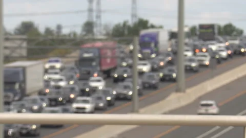 Toronto, Canada, Sep 8 2026 Rush hour traffic gridlock on highway 401 库存影片 345151957
