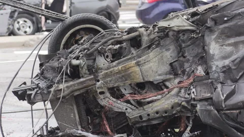 Toronto, On, Dec 16 2025 Spectacular car crash fire after police chase 스톡 동영상 344012228