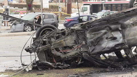 Toronto, On, Dec 16 2025 Spectacular car crash fire after police chase 스톡 동영상 344012265