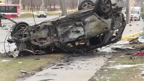 Toronto, On, Dec 16 2025 Spectacular car crash fire after police chase 스톡 동영상 344012381