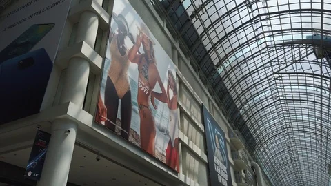 Toronto Eaton Centre interior 库存影片 113406460