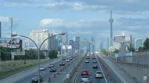 Toronto Highway with CN Tower Stockbeeldmateriaal 42128848