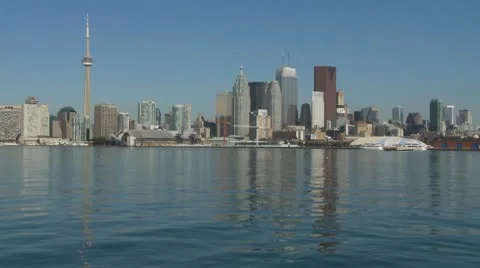 Toronto Skyline Across the Harbor Stockbeeldmateriaal 10748910