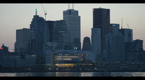 Toronto skyline harbourfront view - evening Vidéo 57123750