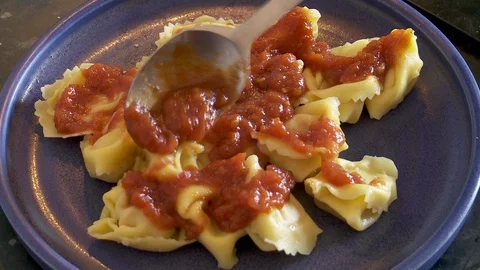 Tortellini pasta 動画素材 112987402