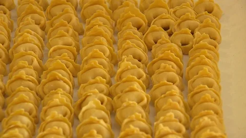 Tortellini on the trays 動画素材 109608639