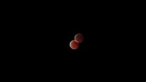 Total Lunar Eclipse, 100 Seconds Apart Stock Footage 333215271