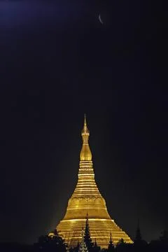 Total lunar eclipse in Yangon, Myanmar - 08 Nov 2022 Stock Photos