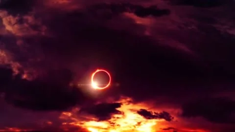Total Solar Eclipse with Diamond Ring Over The Sunny Clouds 스톡 동영상 143759254