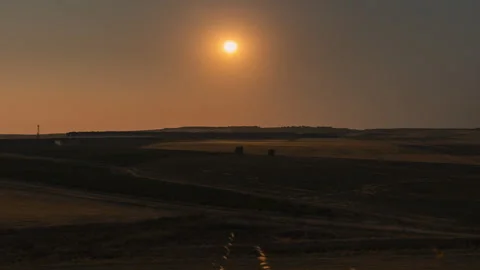 Total solar eclipse timelapse over Spanish countryside with Bailey's beads 库存影片 342130856