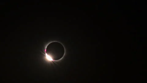 Total Solar Eclipse Totality Diamond Ring Flare Moon Silhouette Madrid Sunset Vidéo 347495522