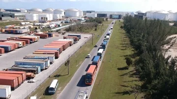 Tour Buses Waiting At Freeport Harbor Freeport Bahamas Stock Footage 85560347