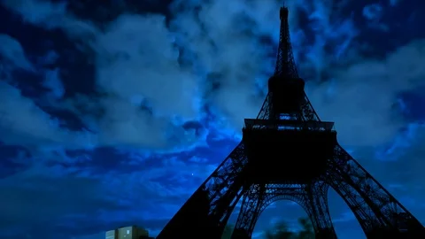 Tour Eiffel timelapse at night with fullmoon Stock Footage 99254970