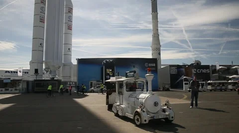 Tour train goes around a rocket Video stock 49176067