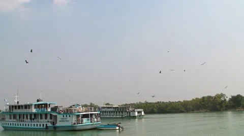 Tour Vessels Stock-Footage 10794678