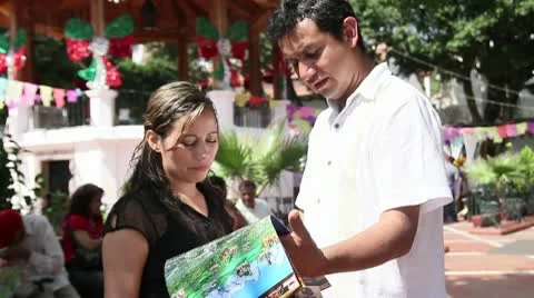 Tourist Asking information Stock-Footage 10590372