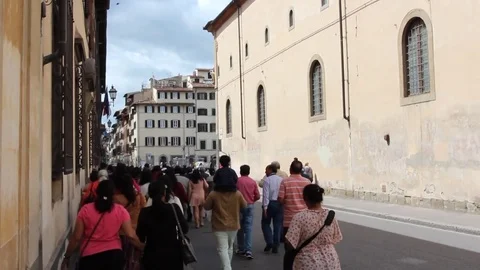 Tourist group in florence 스톡 동영상 75803814