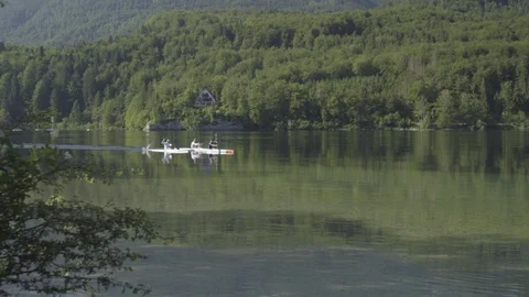 Tourist kayaking in the river Video stock 86204479