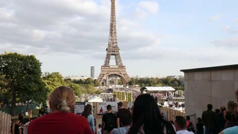 TOURIST IN PARIS Stock Footage 162010631