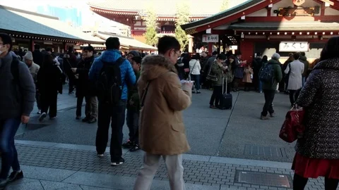 TOURIST AT SENSOJI TEMPLE Video stock 84292958