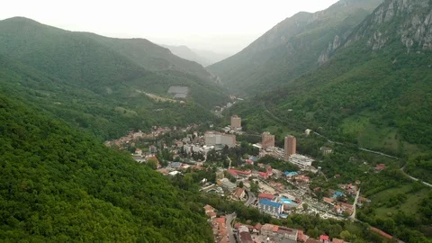 Touristic town between mountains Stock Footage 107182005