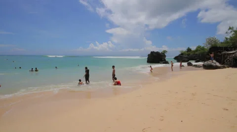 TOURISTS ON THE BEACH # 2 Stock Footage 27333473