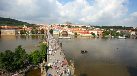 Tourists on Charles Bridge, Prague Video stock 34962516